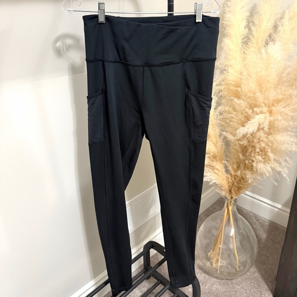 Columbia Pants - Columbia Windgates High-Rise Leggings in Black | Pocket Activewear